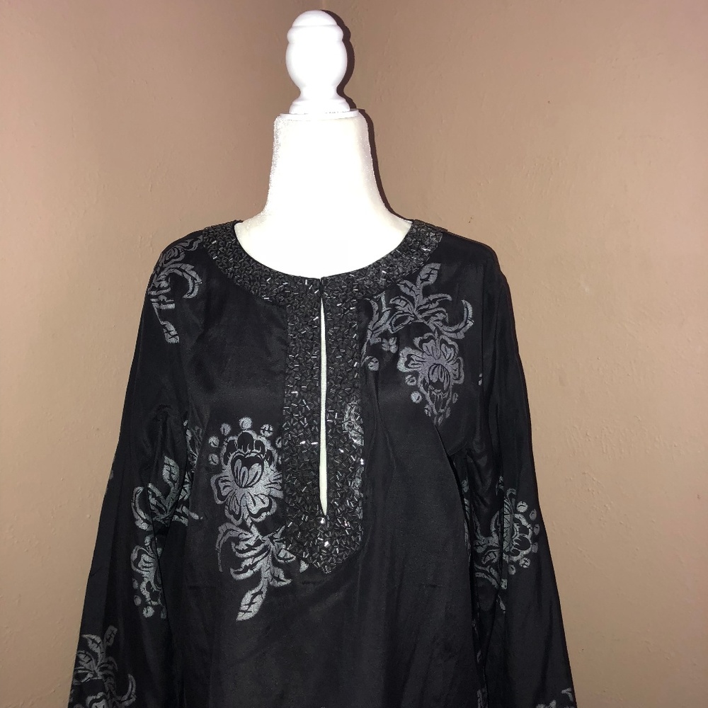 CHICO'S Black Embellished Floral Print Tunic Top - Picture 2 of 8